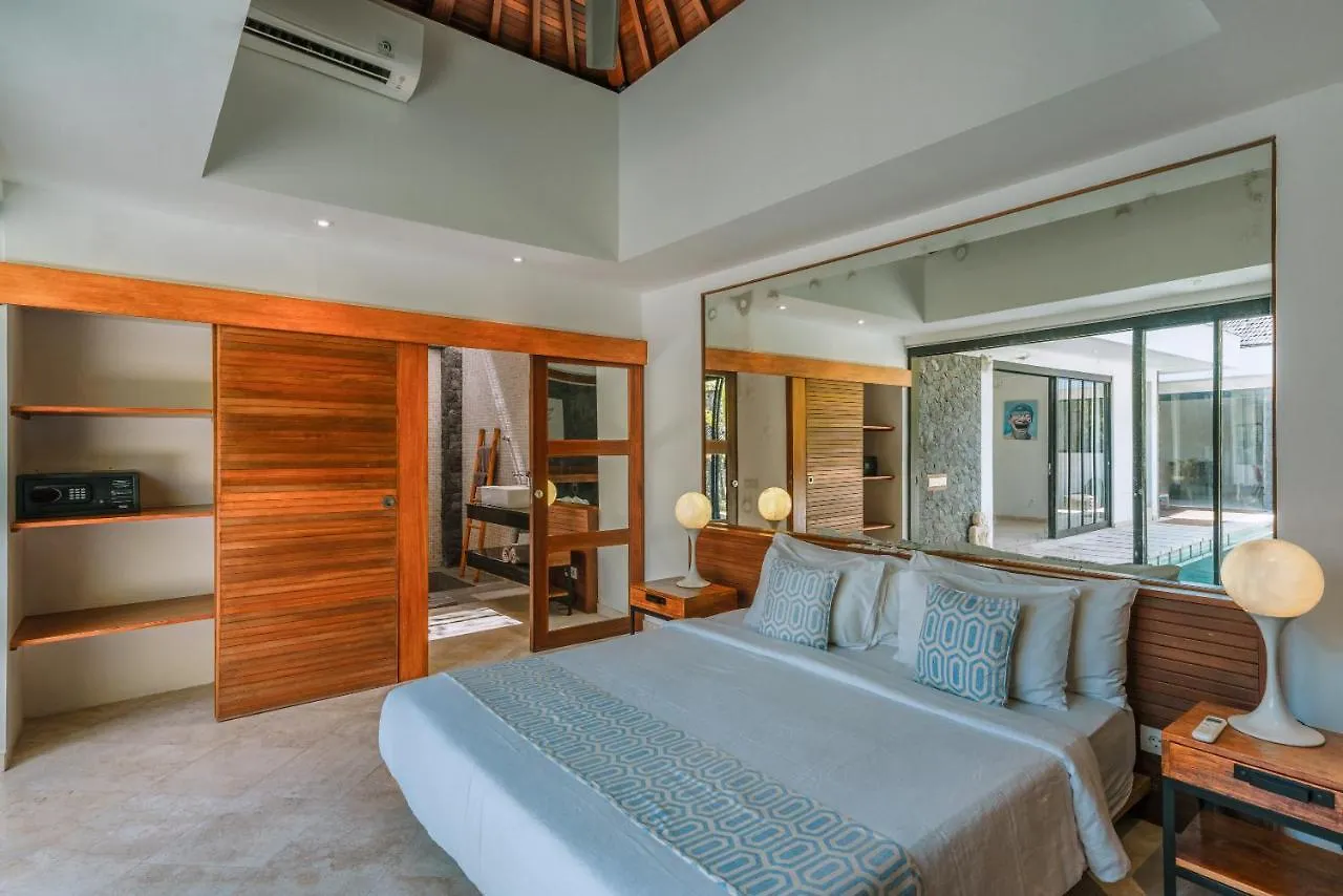 Villa Kalila: Elegant 2 Bedroom Villa In Perfect Location ! Seminyak