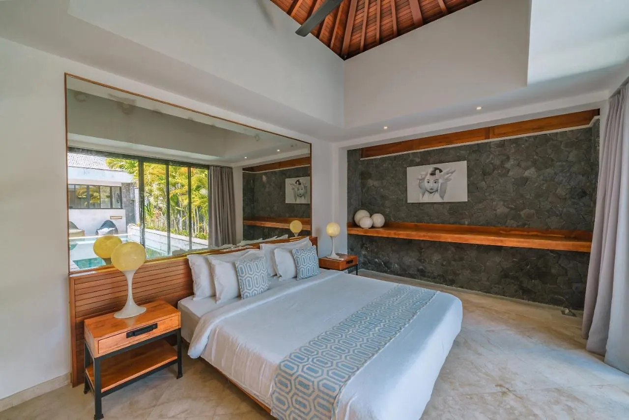 Villa Kalila: Elegant 2 Bedroom Villa In Perfect Location ! 塞米亚克 印尼